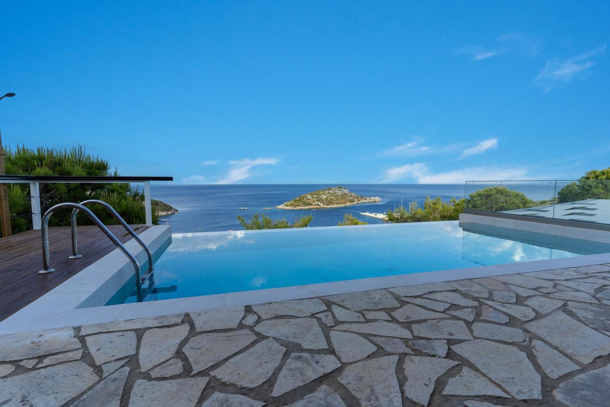 Coastal Paradise Found - Komis' Private Pool Retreat Agios Nikolaos  Extérieur photo
