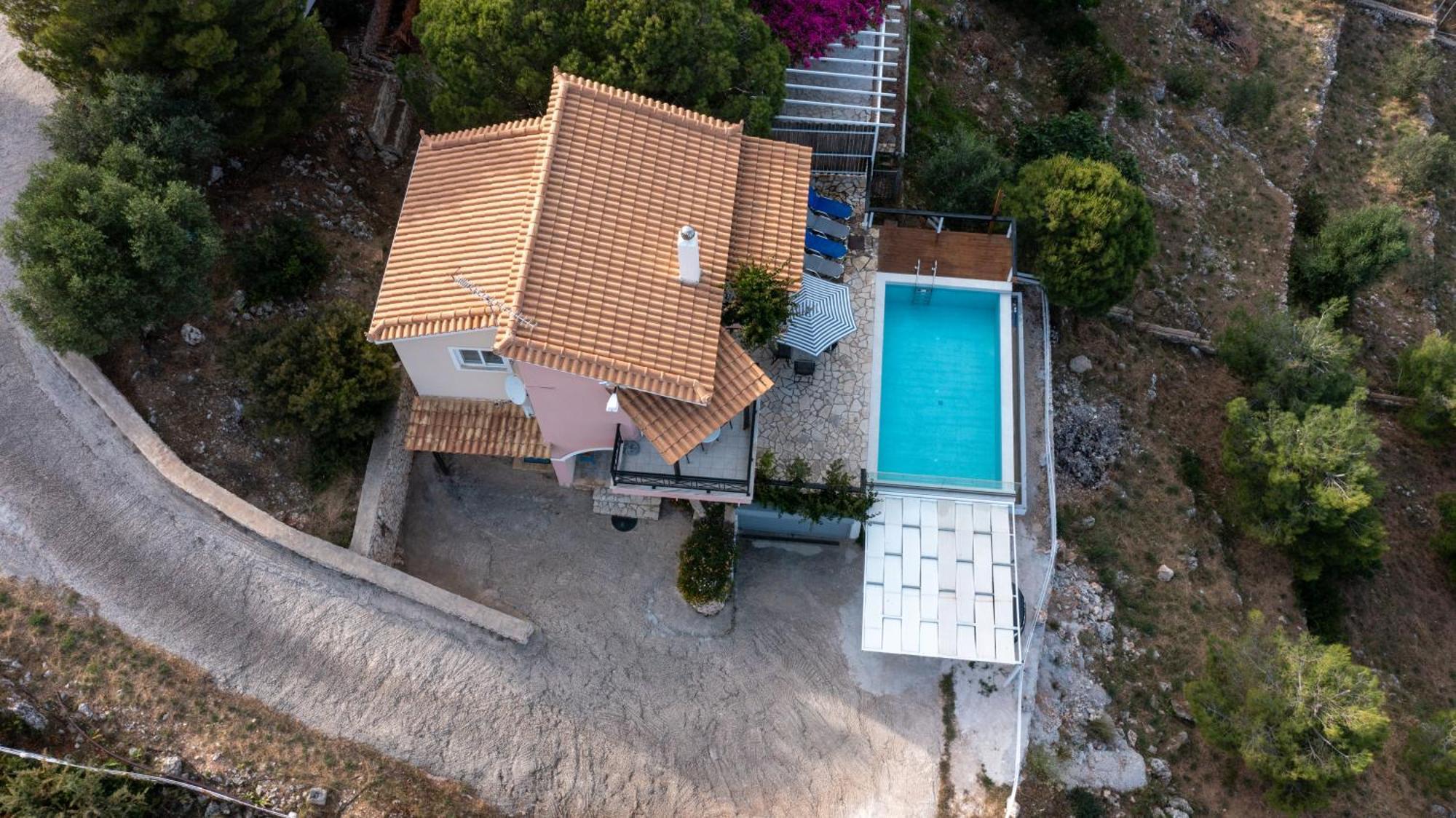 Coastal Paradise Found - Komis' Private Pool Retreat Agios Nikolaos  Extérieur photo