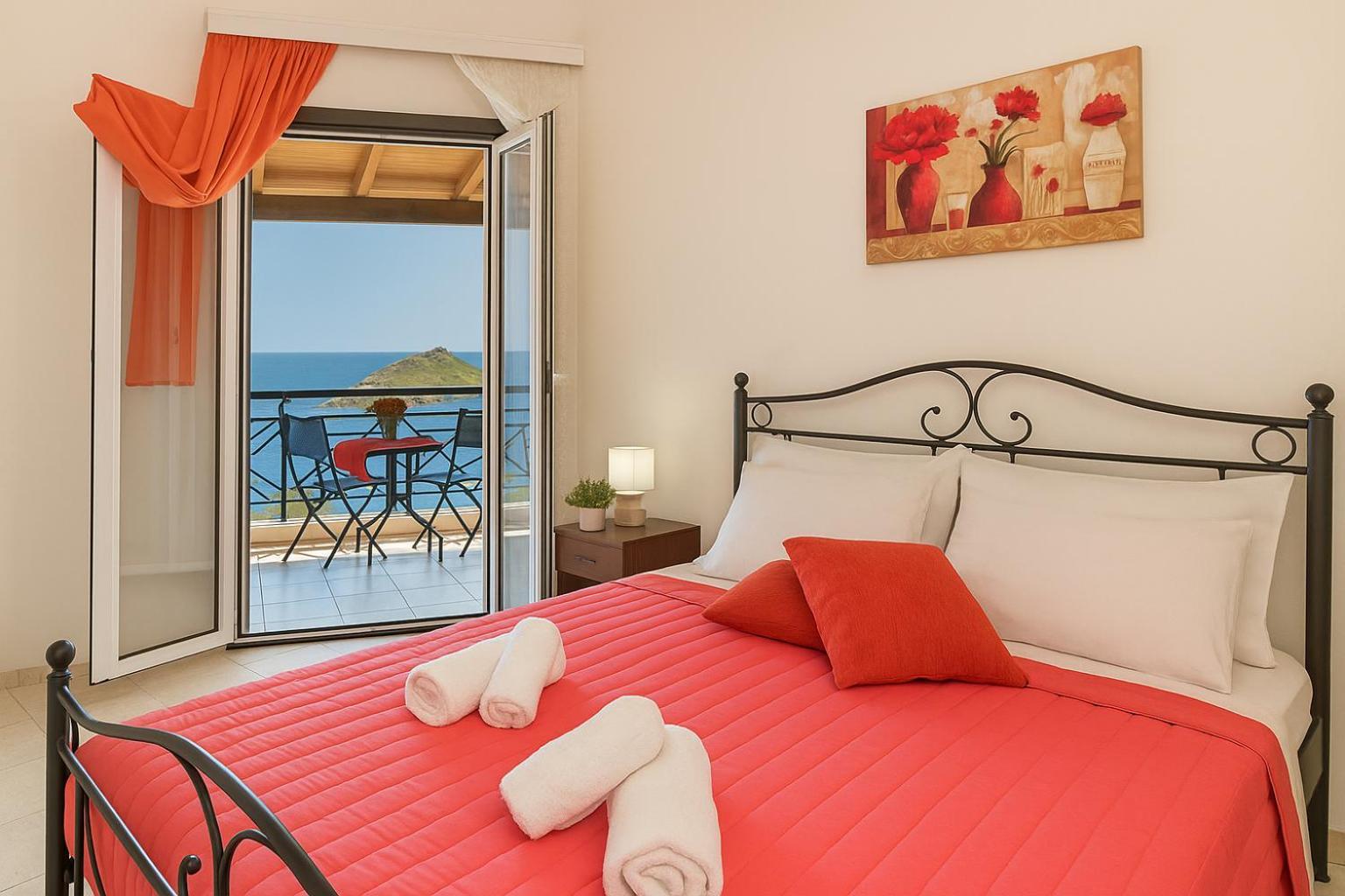 Coastal Paradise Found - Komis' Private Pool Retreat Agios Nikolaos  Extérieur photo